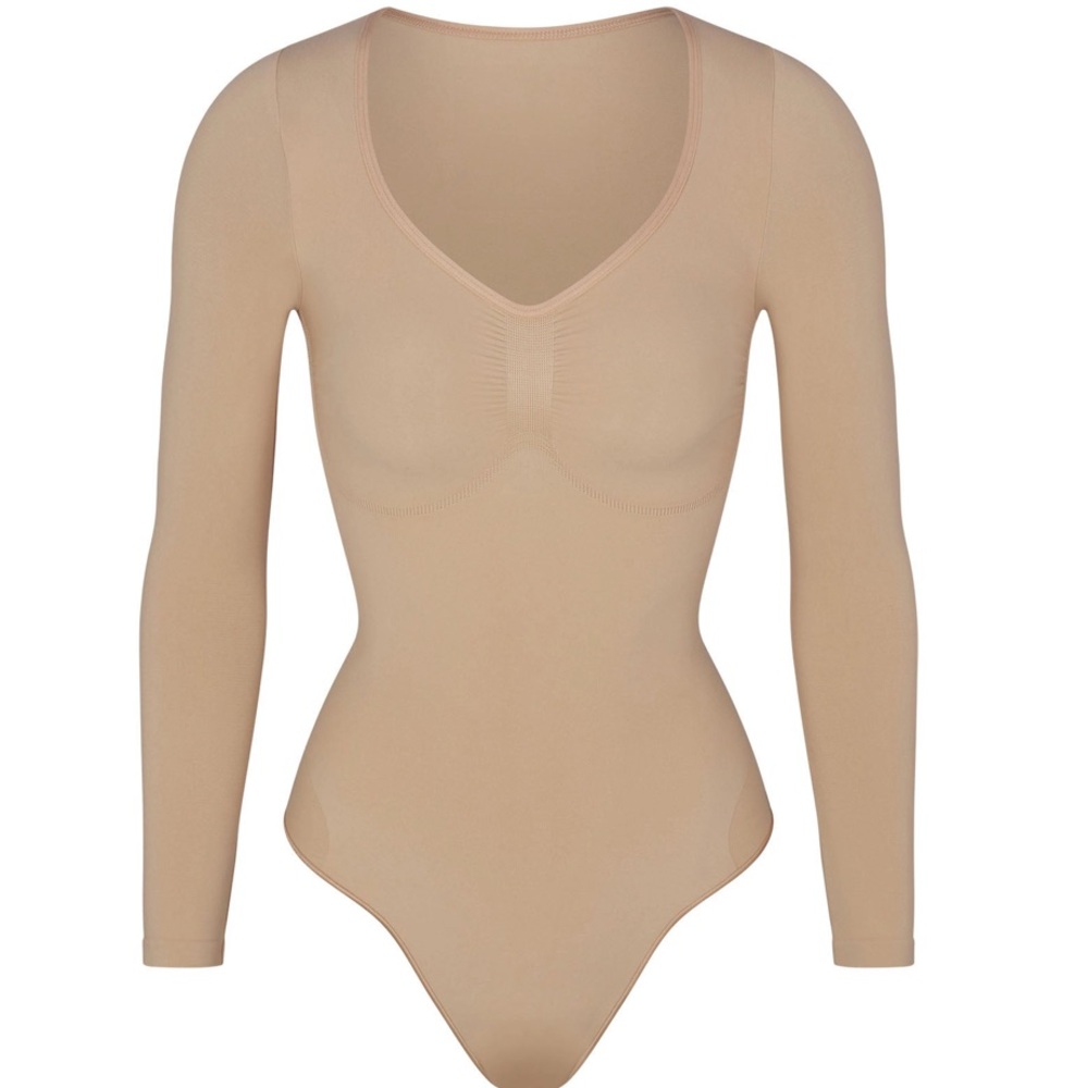 SKIMS SEAMLESS SCULPT LONG SLEEVE THONG BODYSUIT